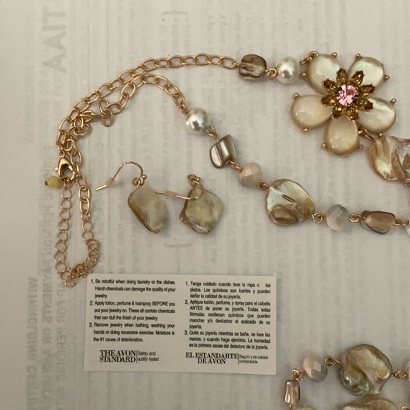 Avon Pearl Gold Bracelet Earrings Nevklace Set - Picture 7 of 14